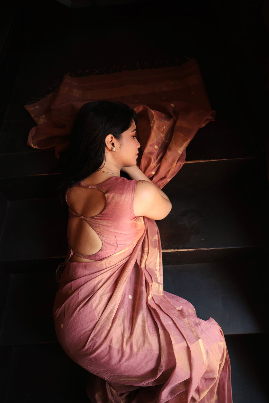 Rose and gold maheshwari tissue silk saree with zari bootis all over