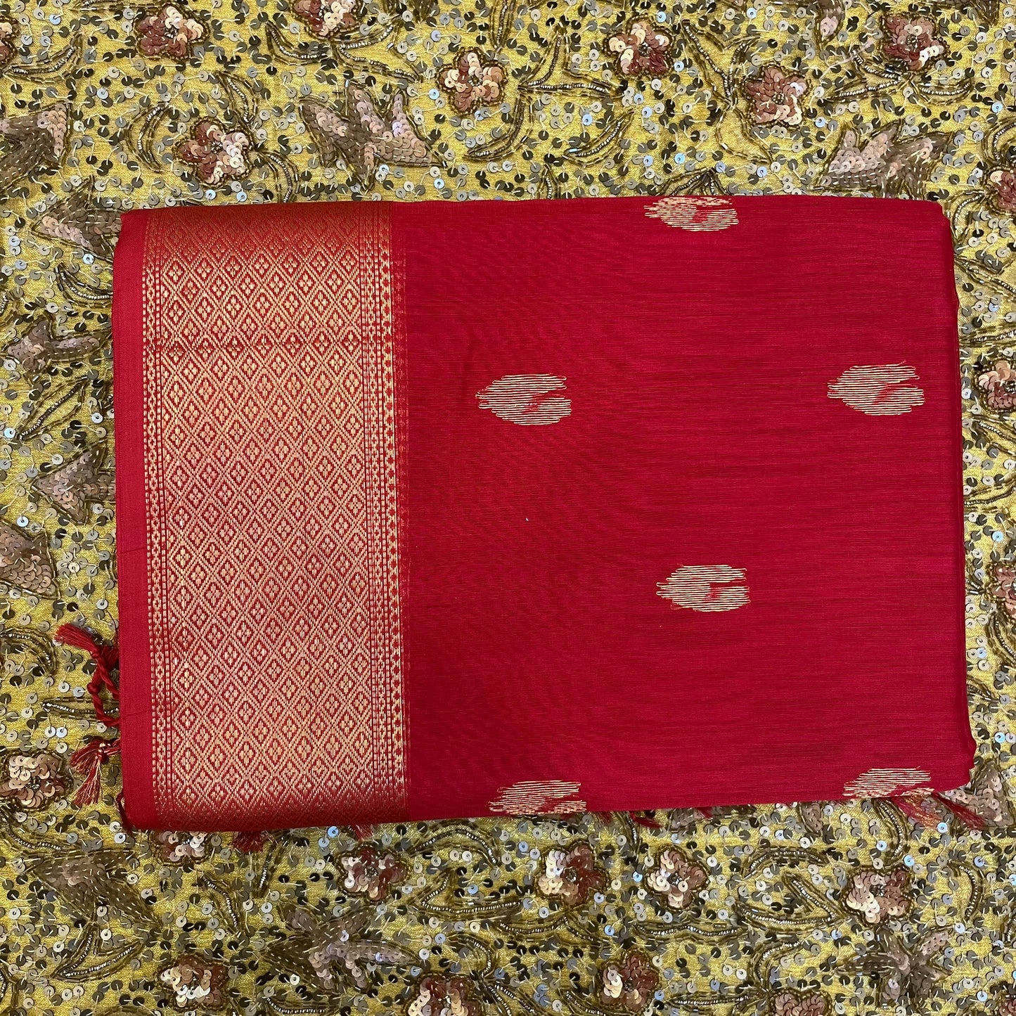 Red Maheshwari saree with morni motifs all over