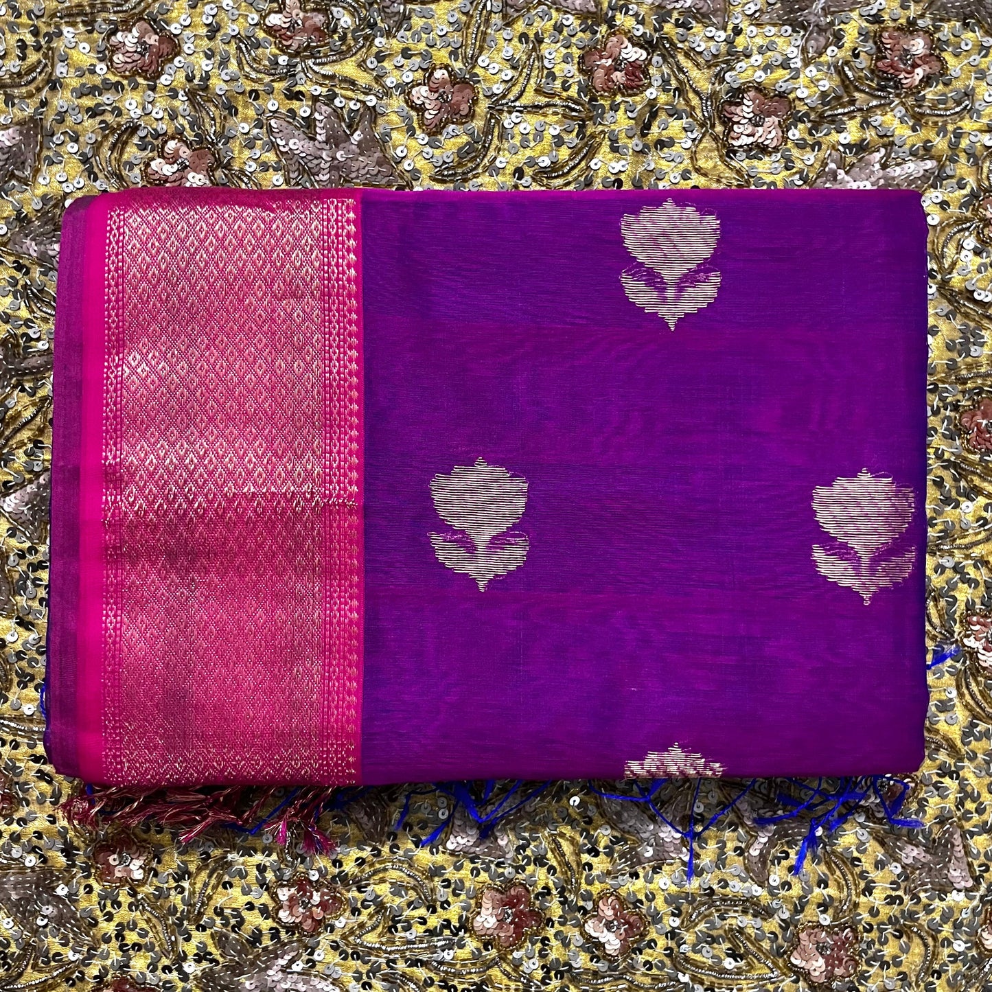 Peacock and Violet dual tone Maheshwari saree with flower motifs on pallu