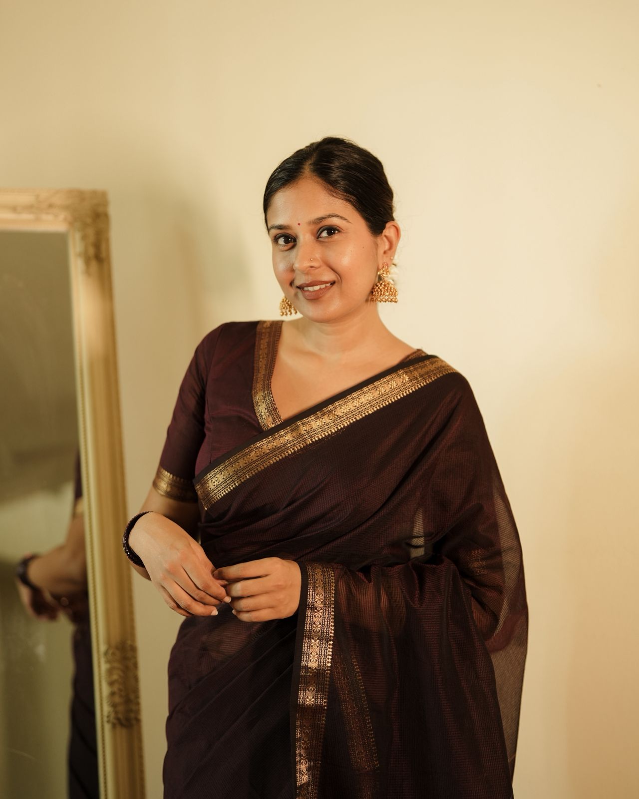 Mahogany Maheshwari saree with zari border and zari lines on pallu