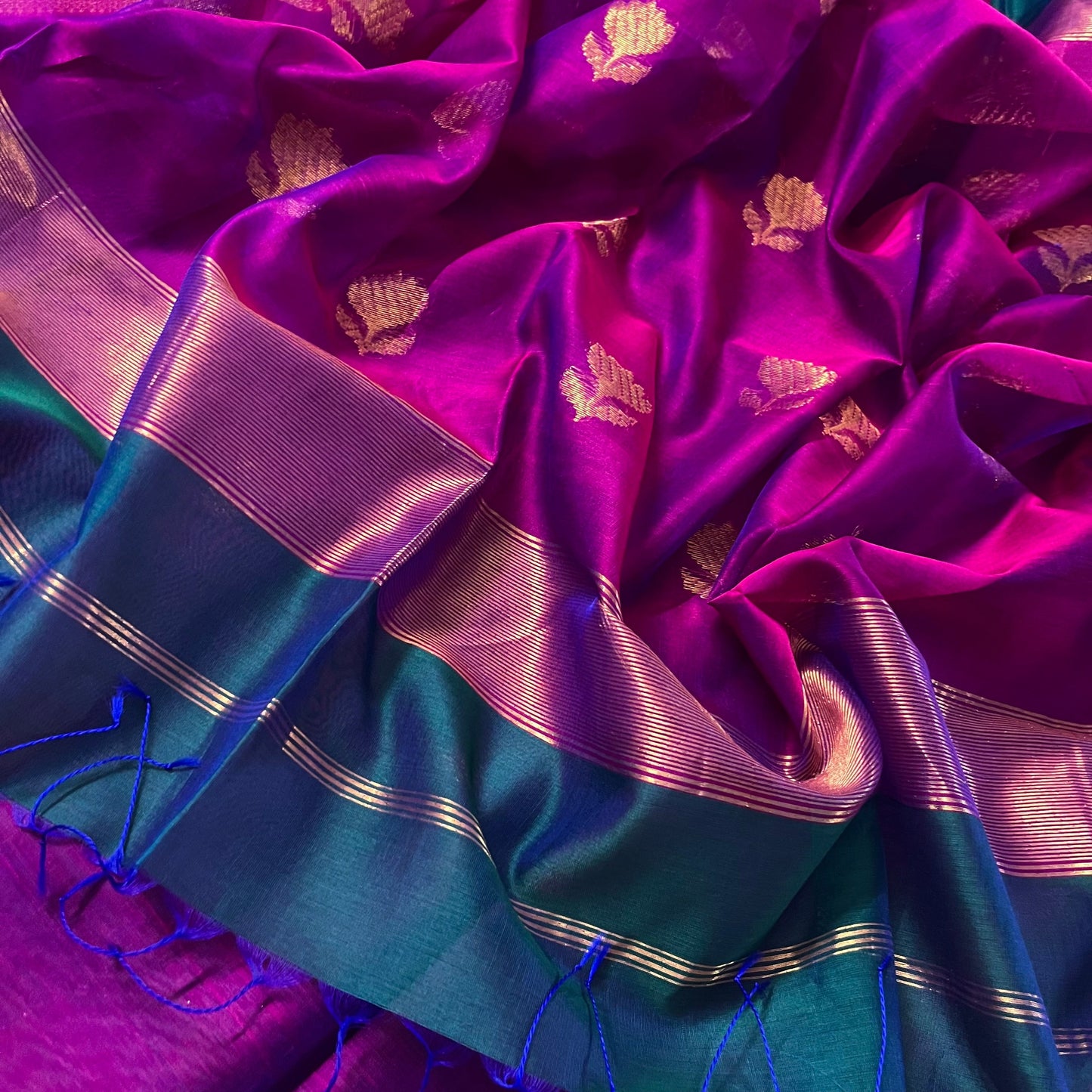 Peacock and Violet dual tone Maheshwari saree with flower motifs on pallu