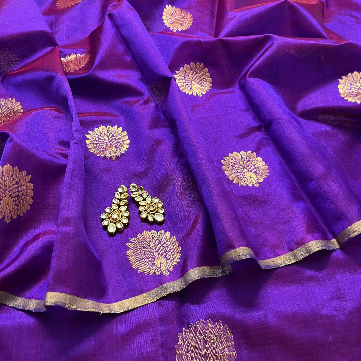 Violet dual tone chanderi silk saree with mor-motifs all over